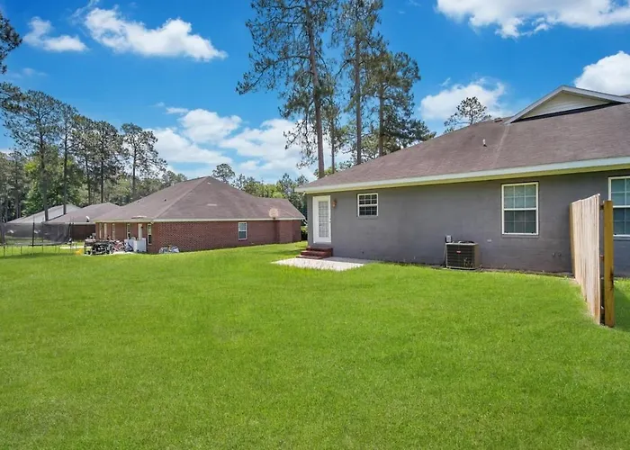 Charming Gray Home- 5 Mins From Gsu!