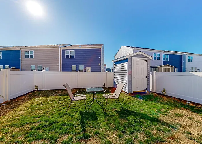 8 Mi To Dover Motor Speedway! Dog-Friendly Retreat