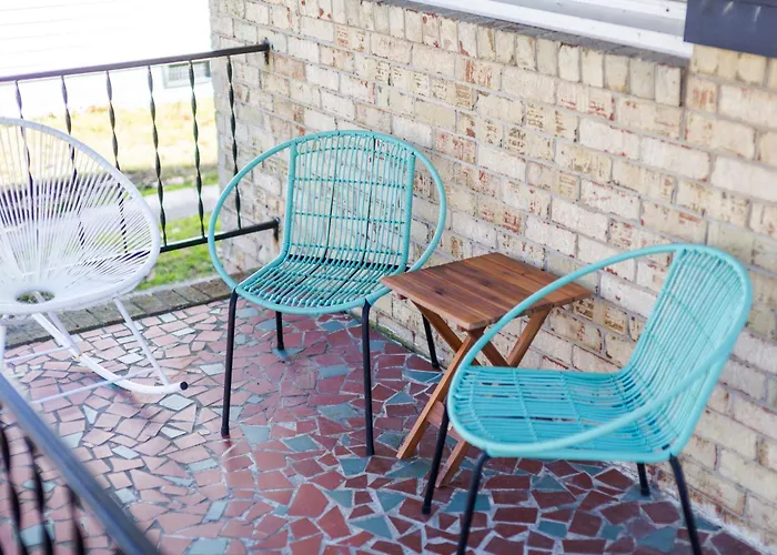 3Br Home 3 Mins To Airport And 11 Mins To Beach