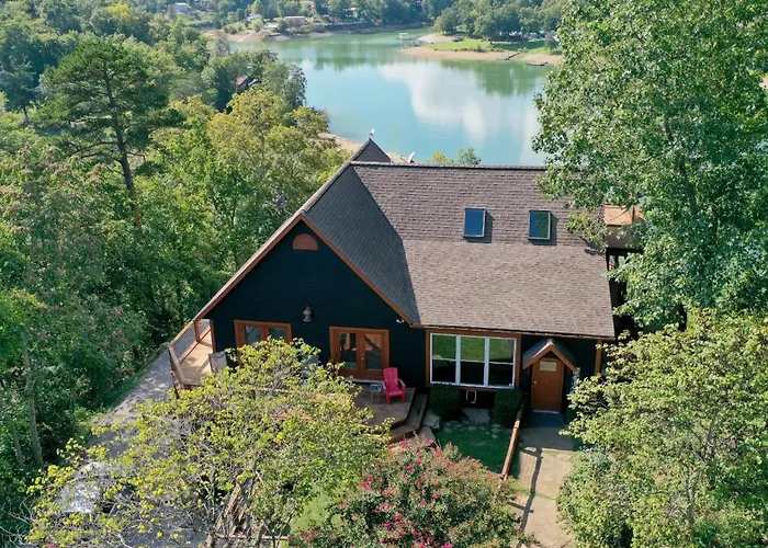 Sunset Cove Lakefront Luxury Lodge With Private Dock