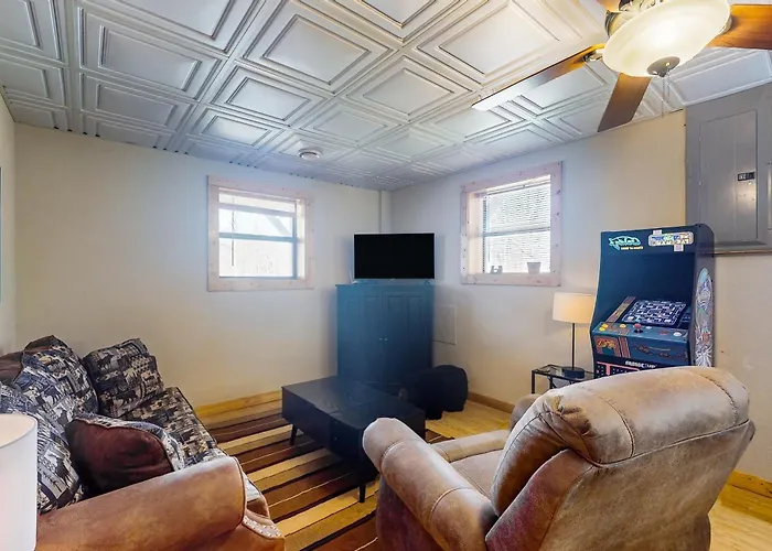 Lazy Bear Creek Lodge