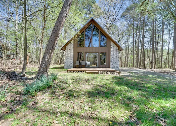 Cabin W/ Private Hot Tub: 2 Mi To Broken Bow Lake!