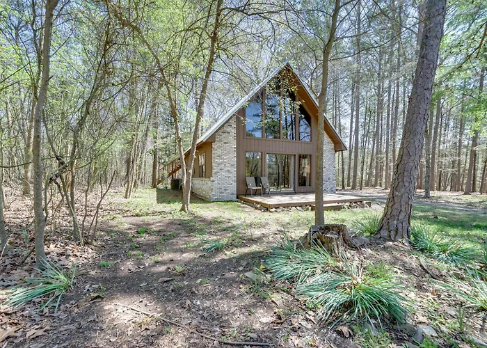 Cabin W/ Private Hot Tub: 2 Mi To Broken Bow Lake!