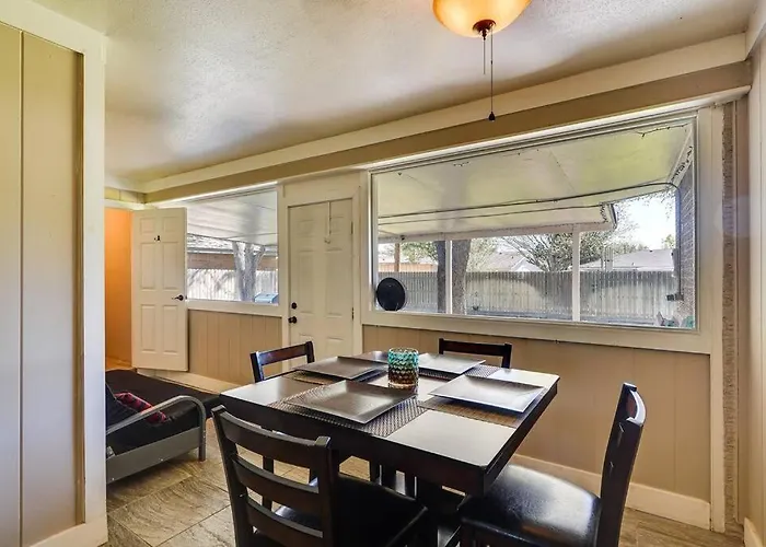 Hot Tub - Beautifully Renovated Home In West Texas