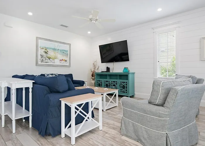 Ocean Star! 7 Bdrms, 7 Baths! Beaches Less Than 5Min Walk To Beach!