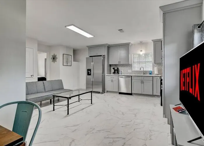 Stylishly Remodeled 2-Bedroom Home In Orangefield