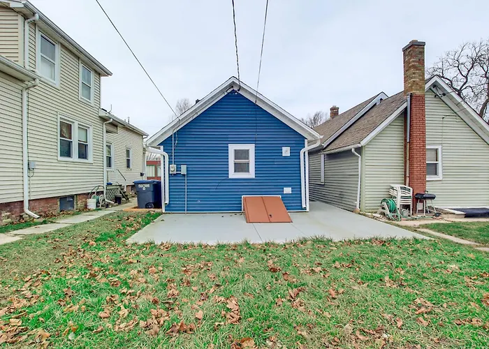 Dog-Friendly Sheboygan Home - 1 Mi To Town!