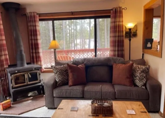 Shady Pines- Cozy Mountain Retreat