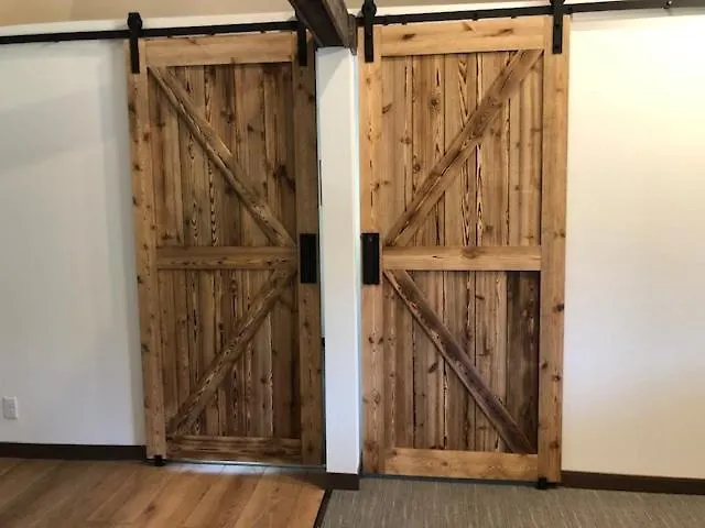 Cabin 1 At Horse Creek Resort