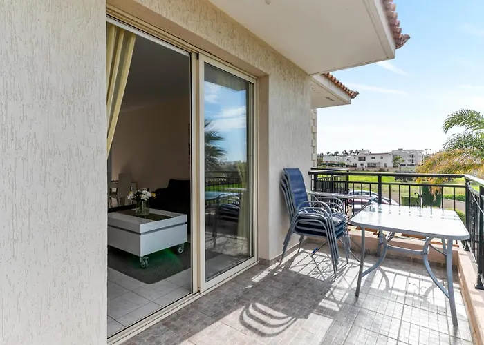 Sunny View - A Stunning Apartment With Private Rooftop