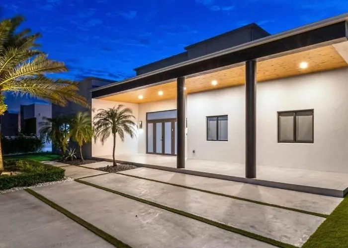Opulent Waterfront Villa By The Glamhomes