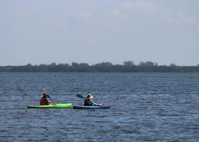 Beautifully Updated, 4 Bedroom Pool Home, 50 Yards To The Beach!! Captiva Escapade