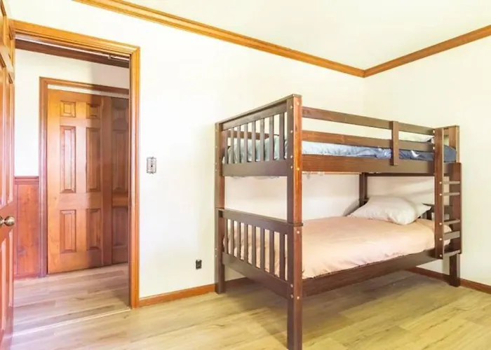 100 Acre Red Brick Ranch Hocking Hills Cabin Hot Tub 12