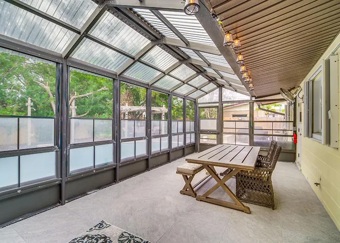 Poolside Paradise! Central Merritt Island Home
