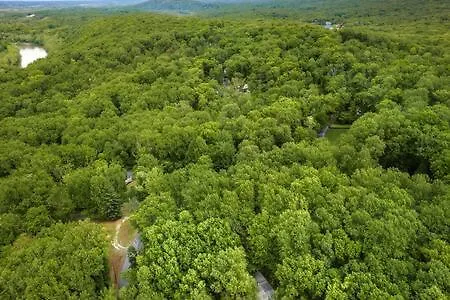 Harpers Ferry Cottage Hot Tub, Wifi, Dog-Friendly
