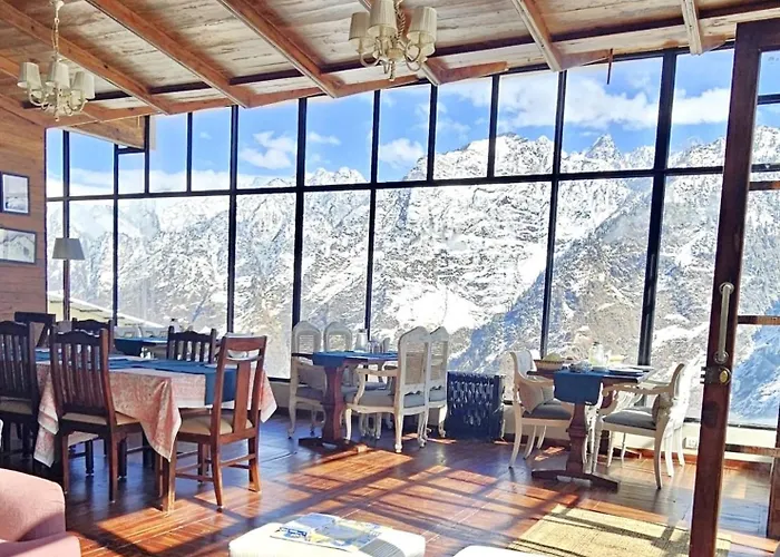 Faraway Cottages, Auli