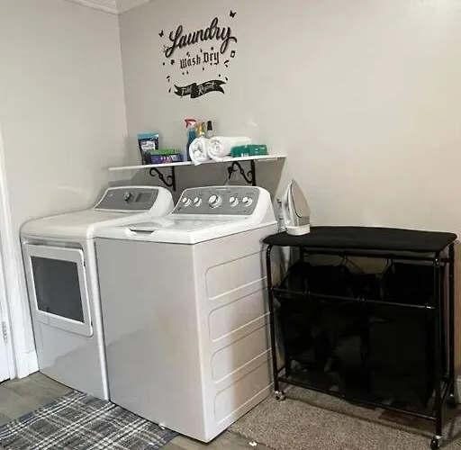 Cozy1King1Queen/1.5Bth2Min Frm Uptown