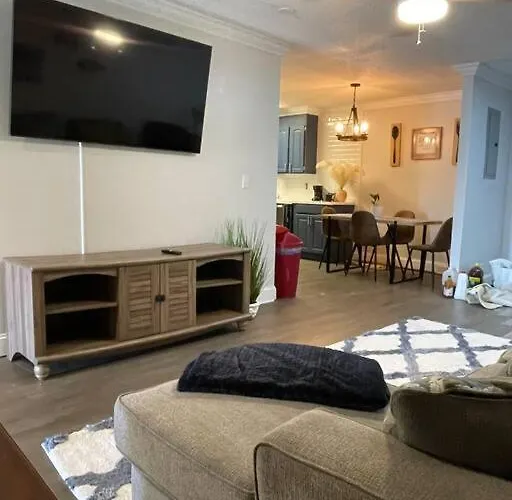 Cozy1King1Queen/1.5Bth2Min Frm Uptown