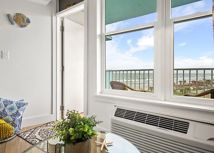Luxury Beachfront Studio - Private Balcony With Ocean View - Heated Pool - Hot Tub - Tiki Bar - Sauna