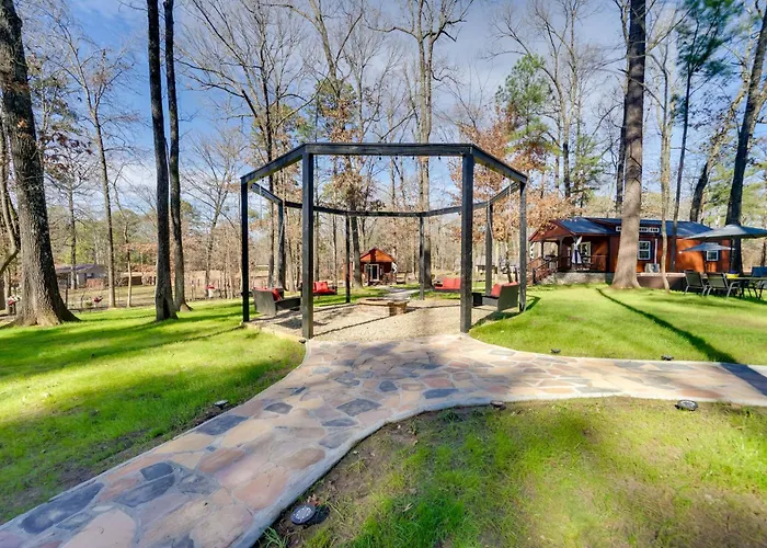 'Sweet Spot' Cabin In Broken Bow W/ Fire Pit!