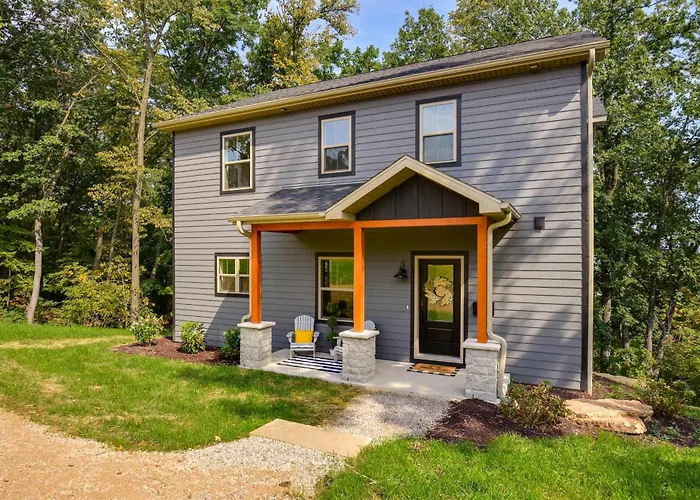 The Linden, Large & Luxurious Galena Escape!