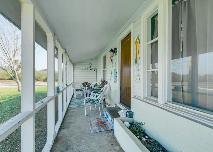 2 Mi To Redfish Bay: Aransas Pass Home W/ Fire Pit