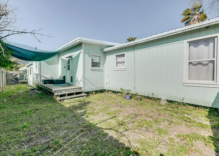2 Mi To Redfish Bay: Aransas Pass Home W/ Fire Pit