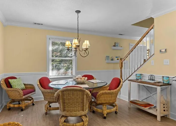 Why Knot Getaway. Emerald Isle Oasis
