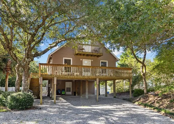 Why Knot Getaway. Emerald Isle Oasis