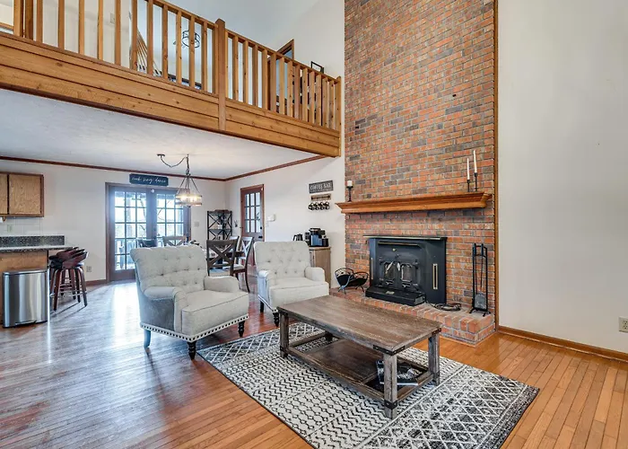 Mcdonough Escape W/ Private Hot Tub & Game Room!