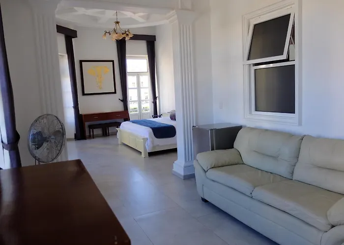 Hotel Estancia Real