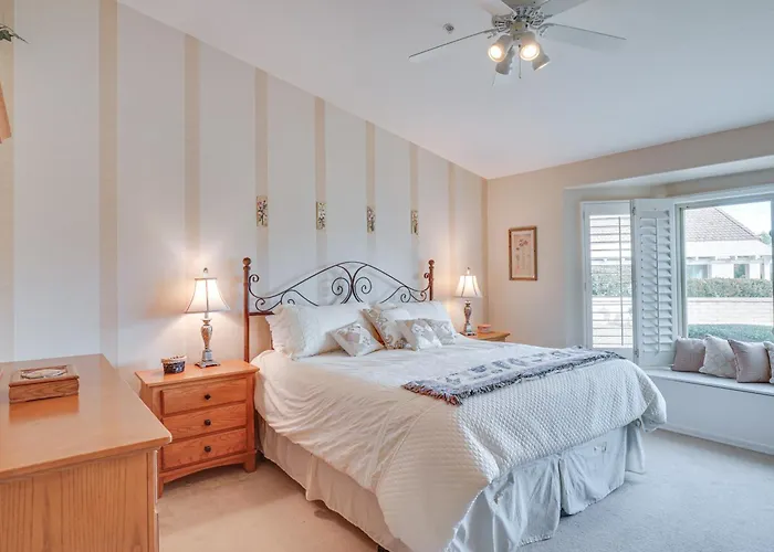 Green Valley Getaway Near Golfing: Pool Access!