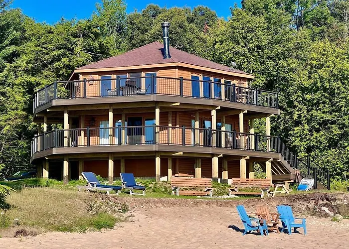 Lake Michigan Cabin W/Hot Tub & Stunning Views