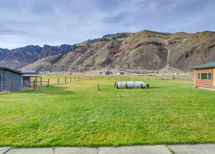 Pet-Friendly Idaho Home On The Salmon River!