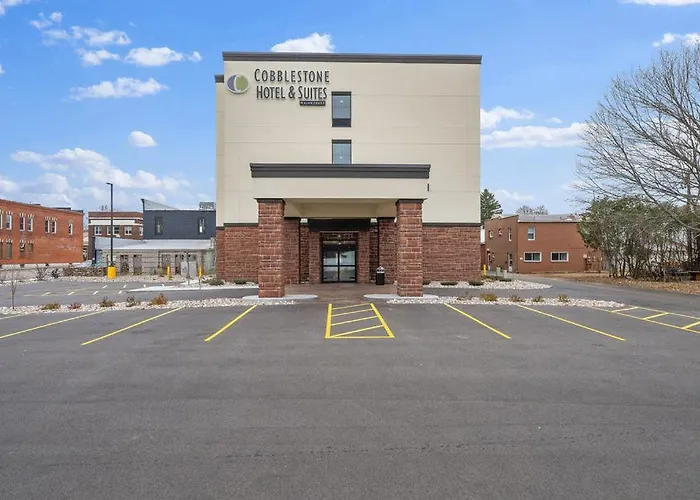 Cobblestone Hotel & Suites - Mosinee