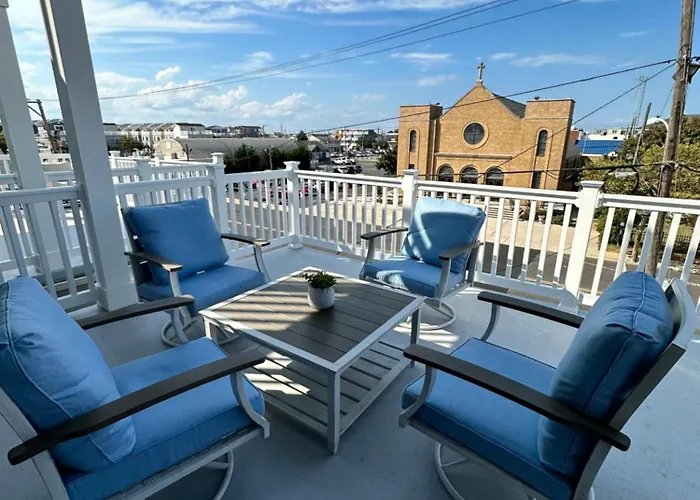 Stunning Vacation Rental One Block From The Beach.