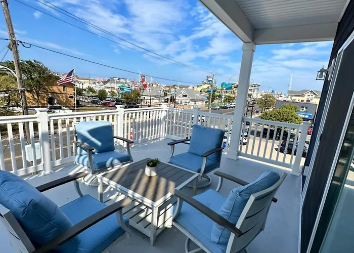 Stunning Vacation Rental One Block From The Beach.