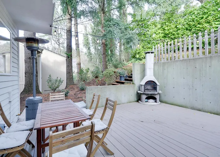 Lake Oswego Home W/ Deck 9 Mi To Downtown Portland