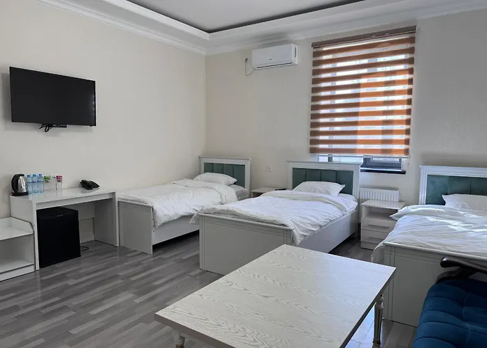Parvoz Hotel