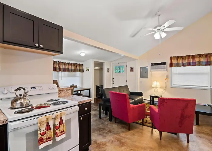 Chardonnay Cottage - Gotl Strip - Cozy & Quaint