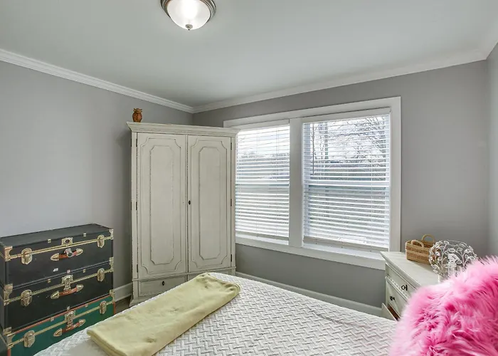 Pet-Friendly Gallatin Home W/ Deck, 1 Mi To Town!