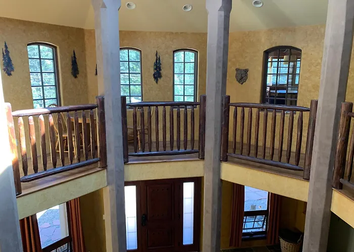 Brown Bear Lodge -
