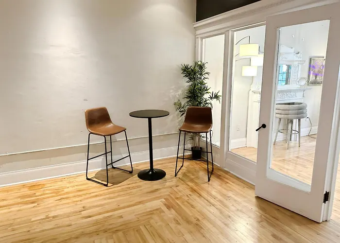 The Historic Lyric Penthouse With Private Rooftop