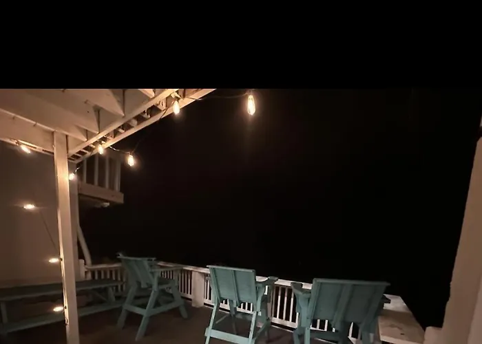Beachfront Retreat! 3 Steps To Walkover!