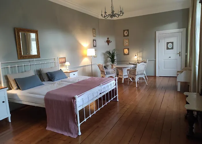 Gartenzimmer im Schloss Neuhausen