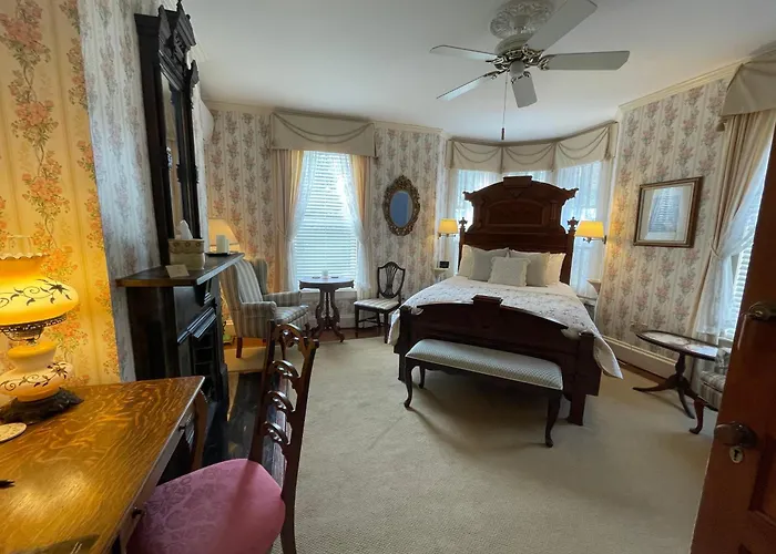 The Oaks Victorian Inn