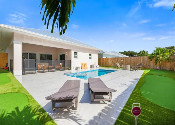 New Build- Mini Golf Course-Heated Saltwater Pool-Game Room