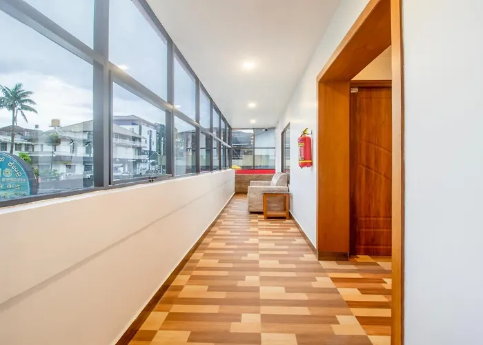 Treebo Elite Plaza, 700 Mtrs From Madikeri Fort