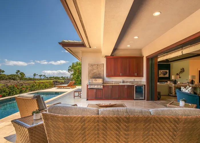 Mauna Lani Luxury Vacation Villas - Coraltree Residence Collection