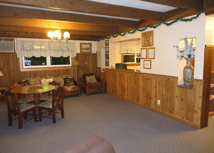 Travelers Inn Motel - Eagle River Downtown